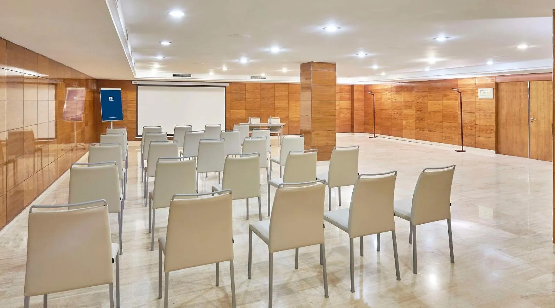 Hotel Nh Barcelona Eixample 3*,  Spagna