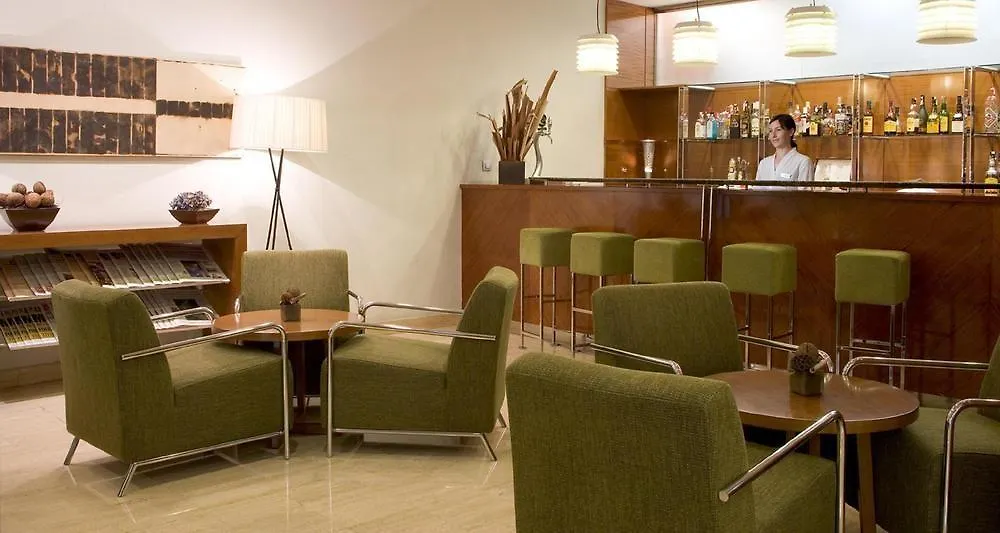 Nh Barcelona Eixample Otel