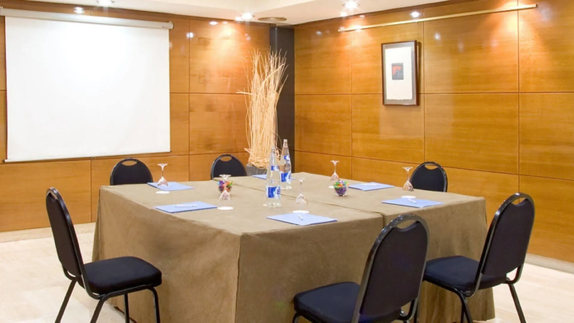 Nh Barcelona Eixample Otel İspanya