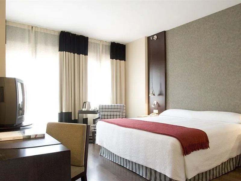 Hotel Nh Barcelona Eixample 3*,