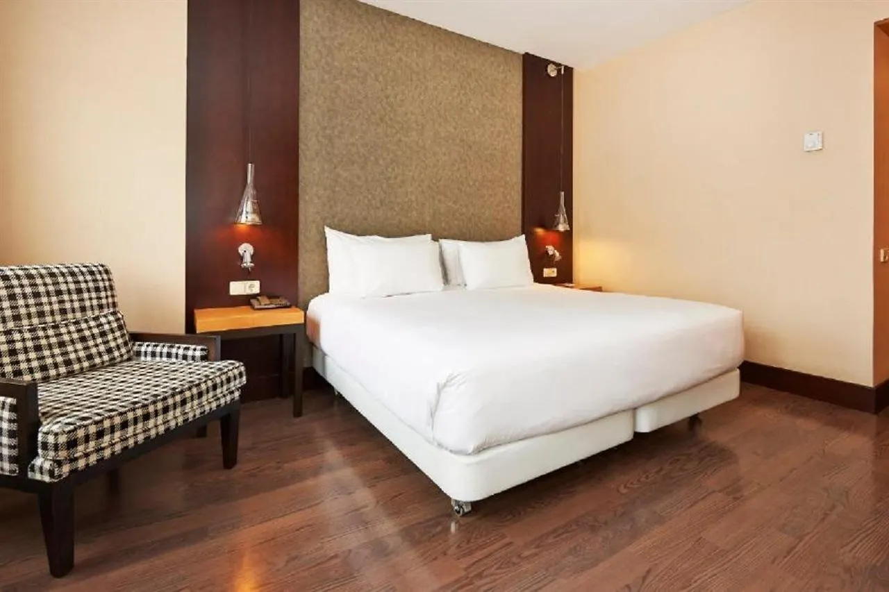 Hotel Nh Barcelona Eixample